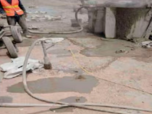 闵行水泥混凝土路面板底注浆技术 路面脱空注浆整治方案