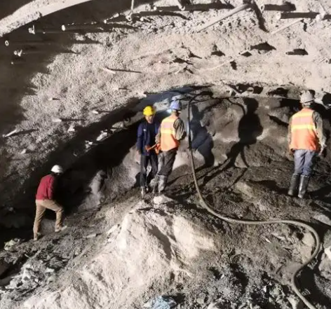 闵行拱顶带模注浆料的施工流程及注意事项